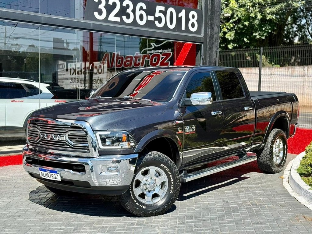 RAM 2500 LARAMIE 6.7 TDI CD 4x4 Diesel na cor Cinza em Ponta Grossa / PR - 1001878