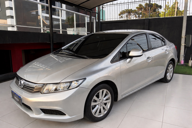 Honda Civic Sedan LXS 1.8/1.8 Flex 16V Aut. 4p na cor Prata em Curitiba / PR - 1003285