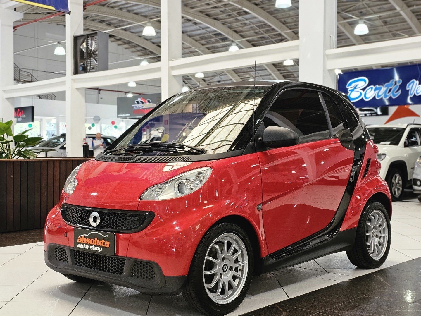 smart fortwo coupé/Brasil.Edition 1.0 mhd 71cv na cor Vermelho em Curitiba / PR - 1003294