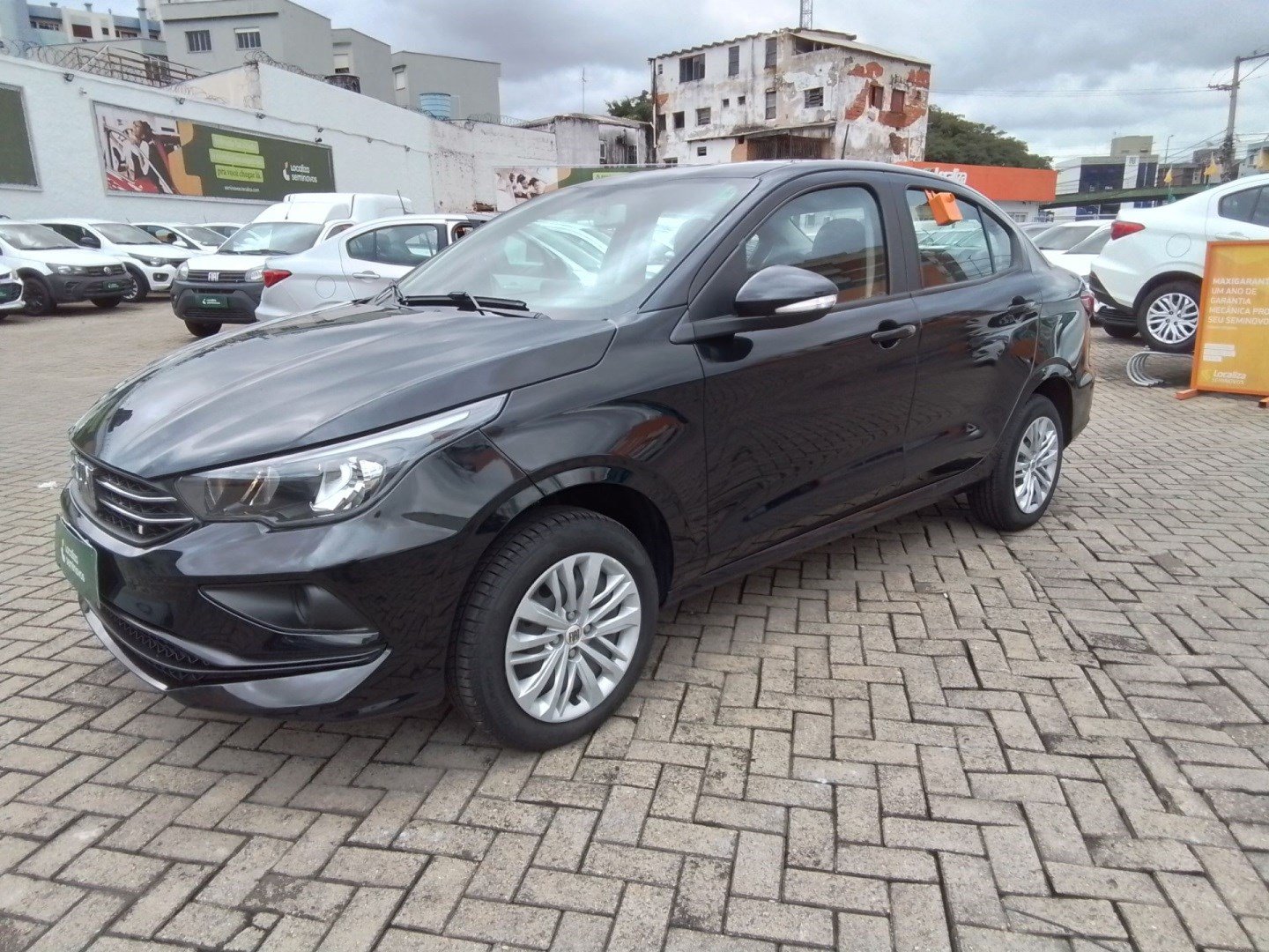 Fiat Cronos 1.3 8V Flex na cor Preto no Gravataí / RS - 1003989
