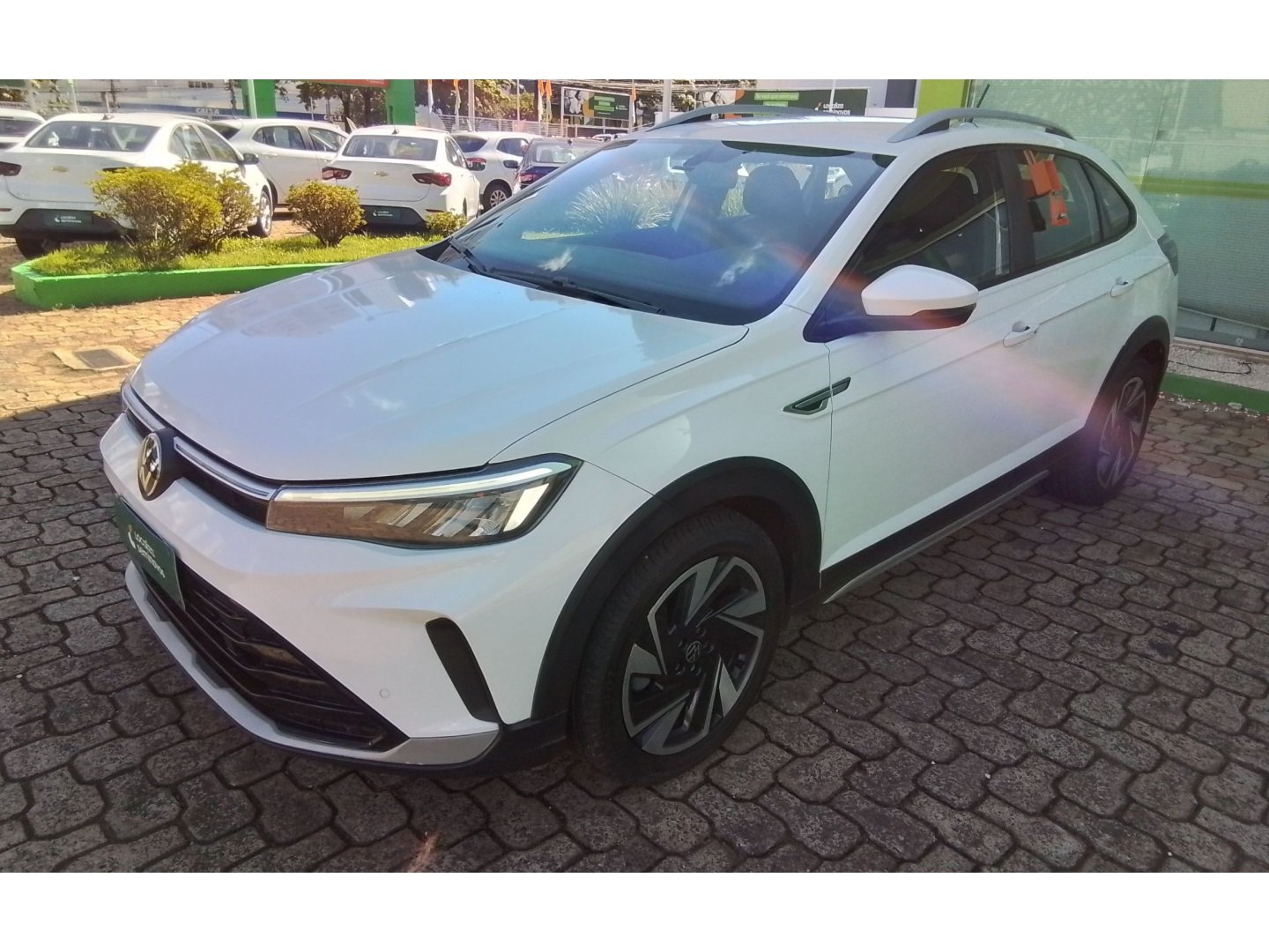 Volkswagen Nivus Highline 1.0 200 TSI Flex Aut. na cor Branco em Londrina / PR - 1004014