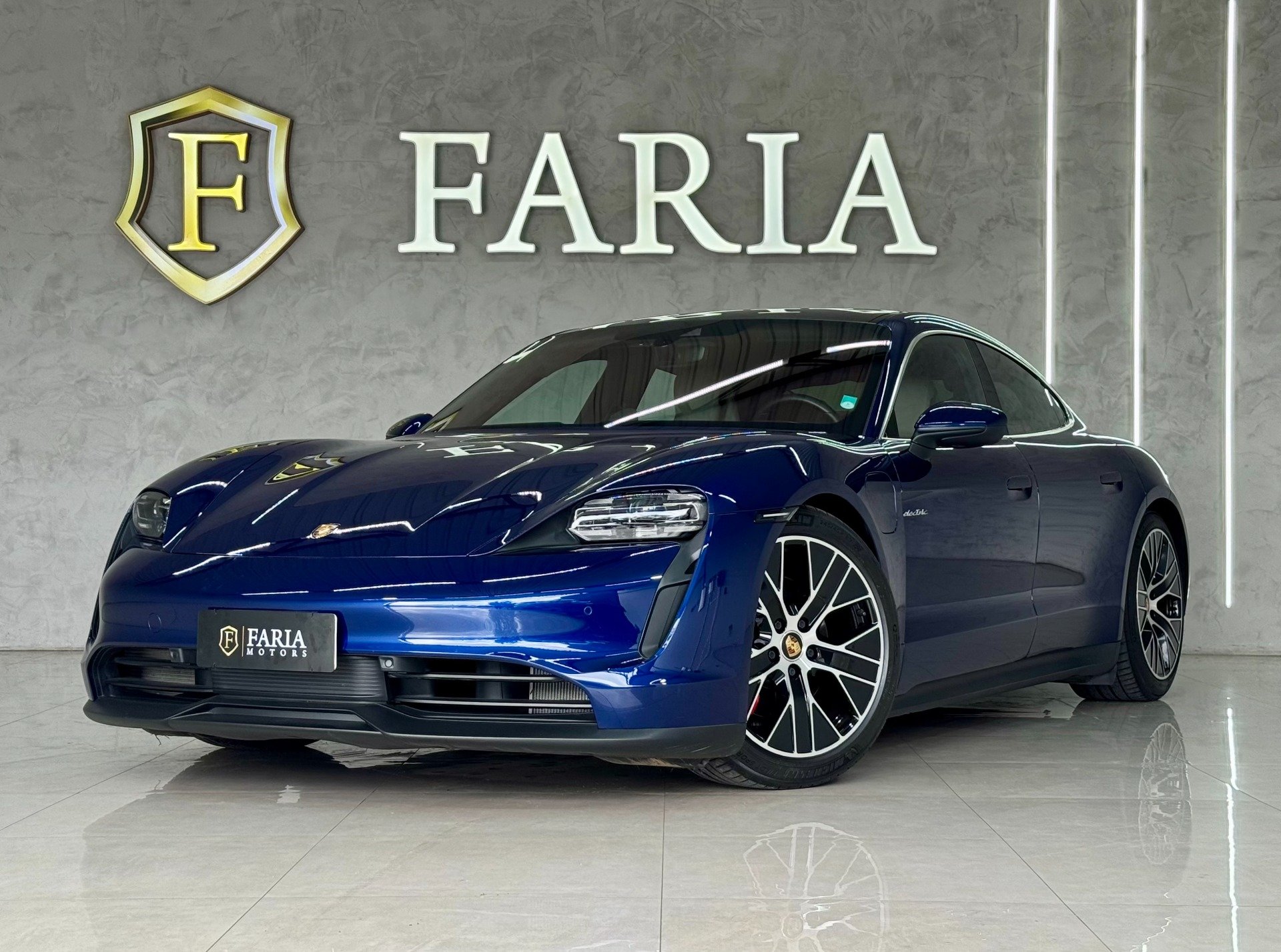 Porsche Taycan 4S (Elétrico) na cor Azul em Curitiba / PR - 1005145
