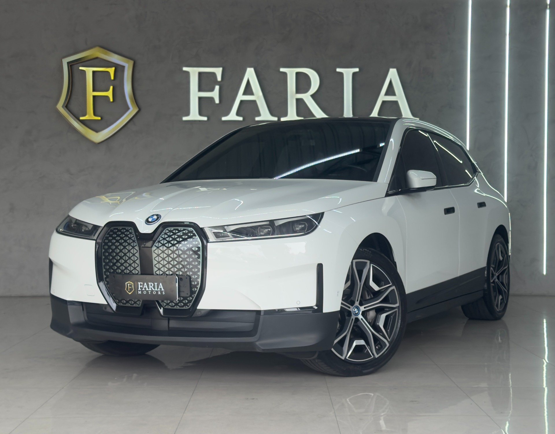 BMW iX XDrive 40 Aut. (Elétrico) na cor Branco em Curitiba / PR - 1005173