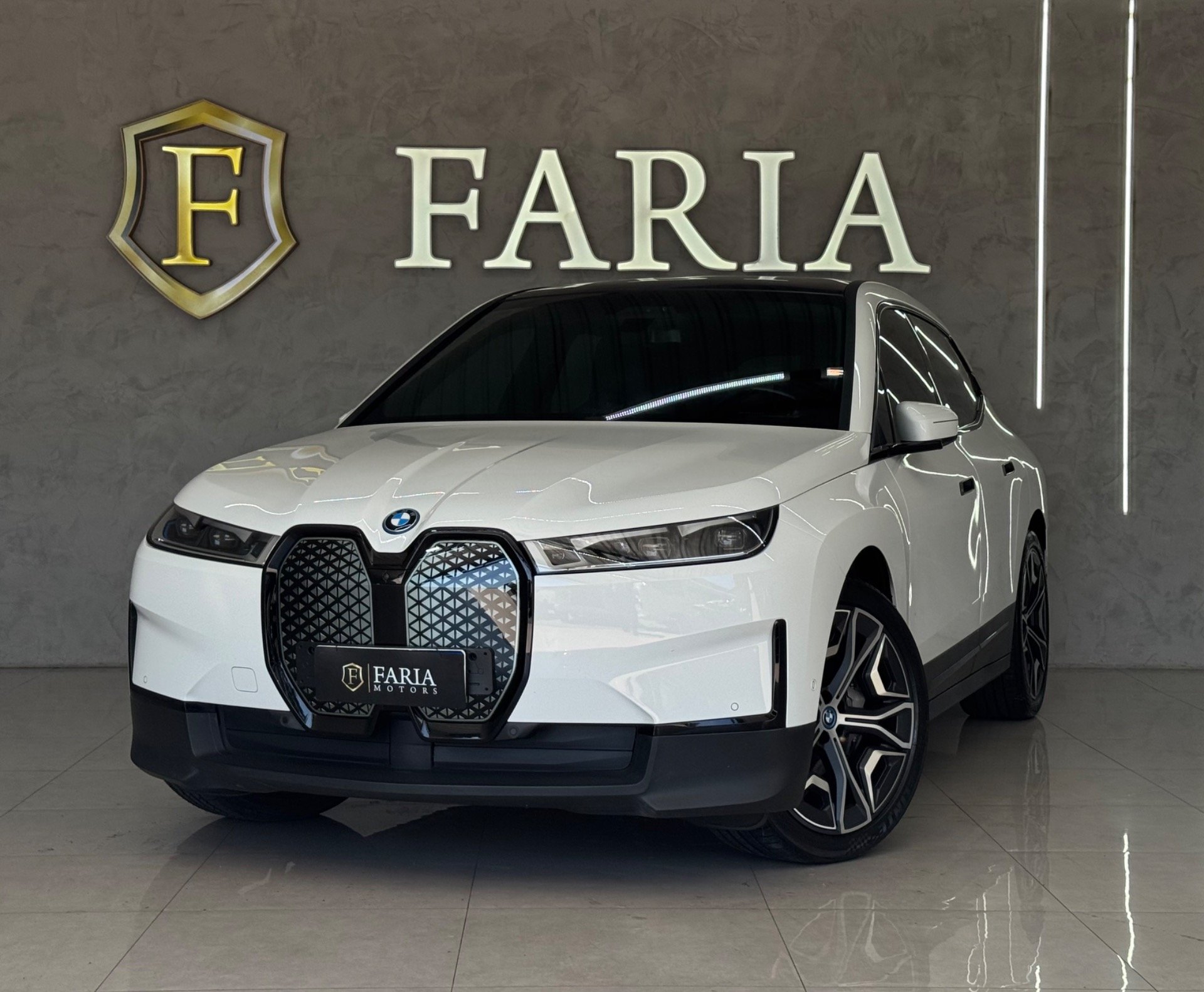 BMW iX XDrive 40 Aut. (Elétrico) na cor Branco em Curitiba / PR - 1005173