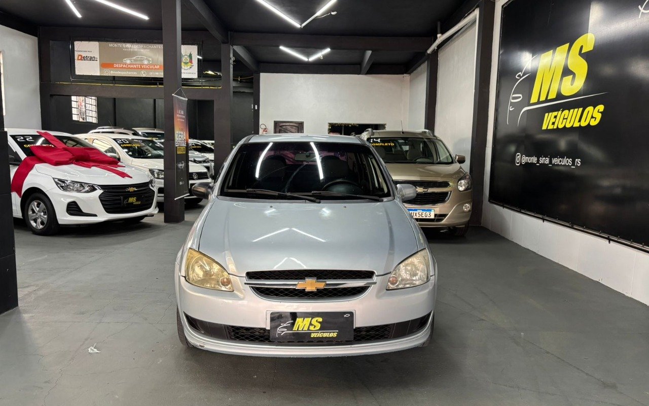 Chevrolet Classic Life/LS 1.0 VHC FlexP. 4p na cor Prata no Porto Alegre / RS - 1005415