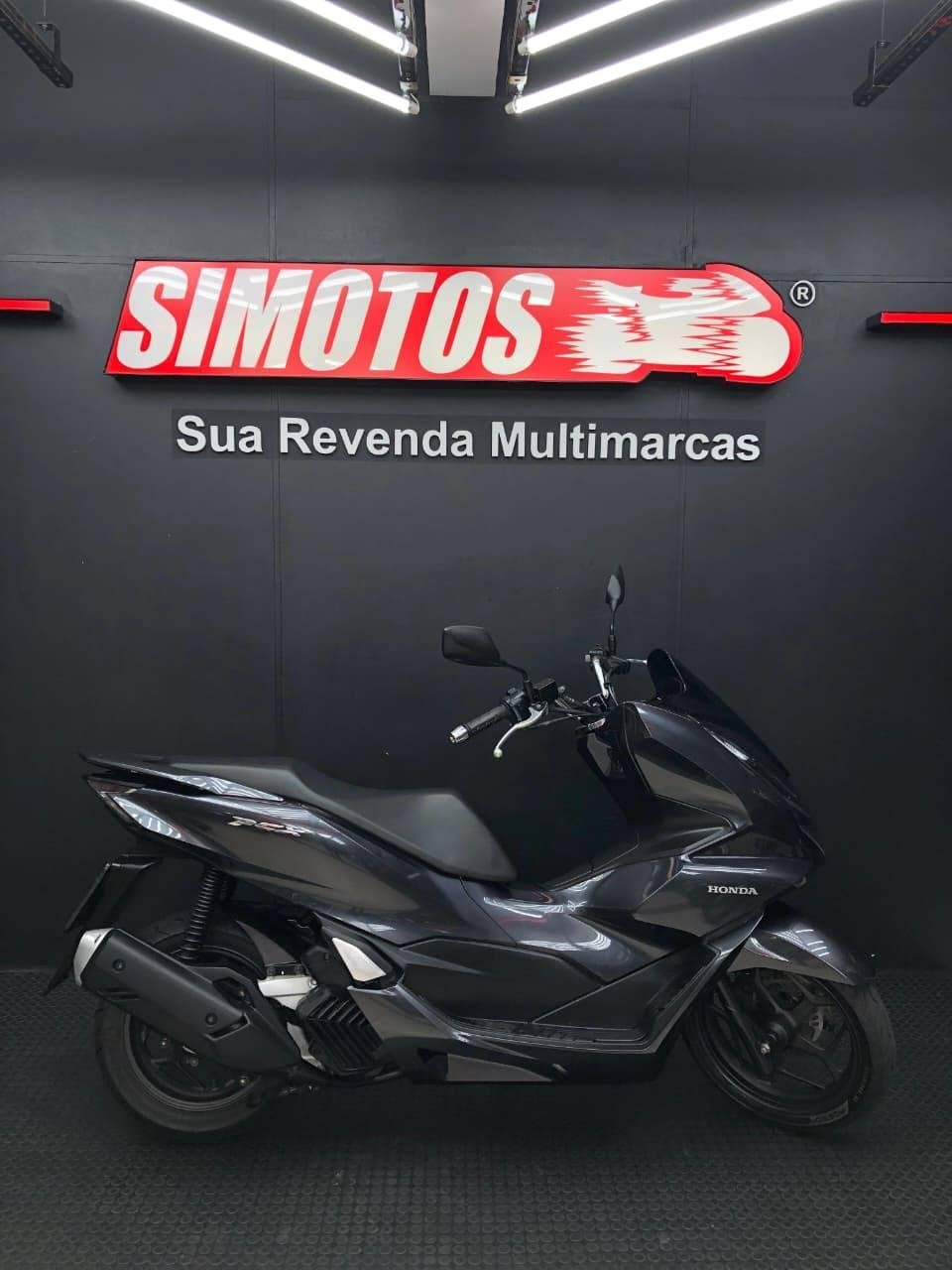 Honda PCX 160 DLX  na cor Cinza em Florianópolis / SC - 1005477
