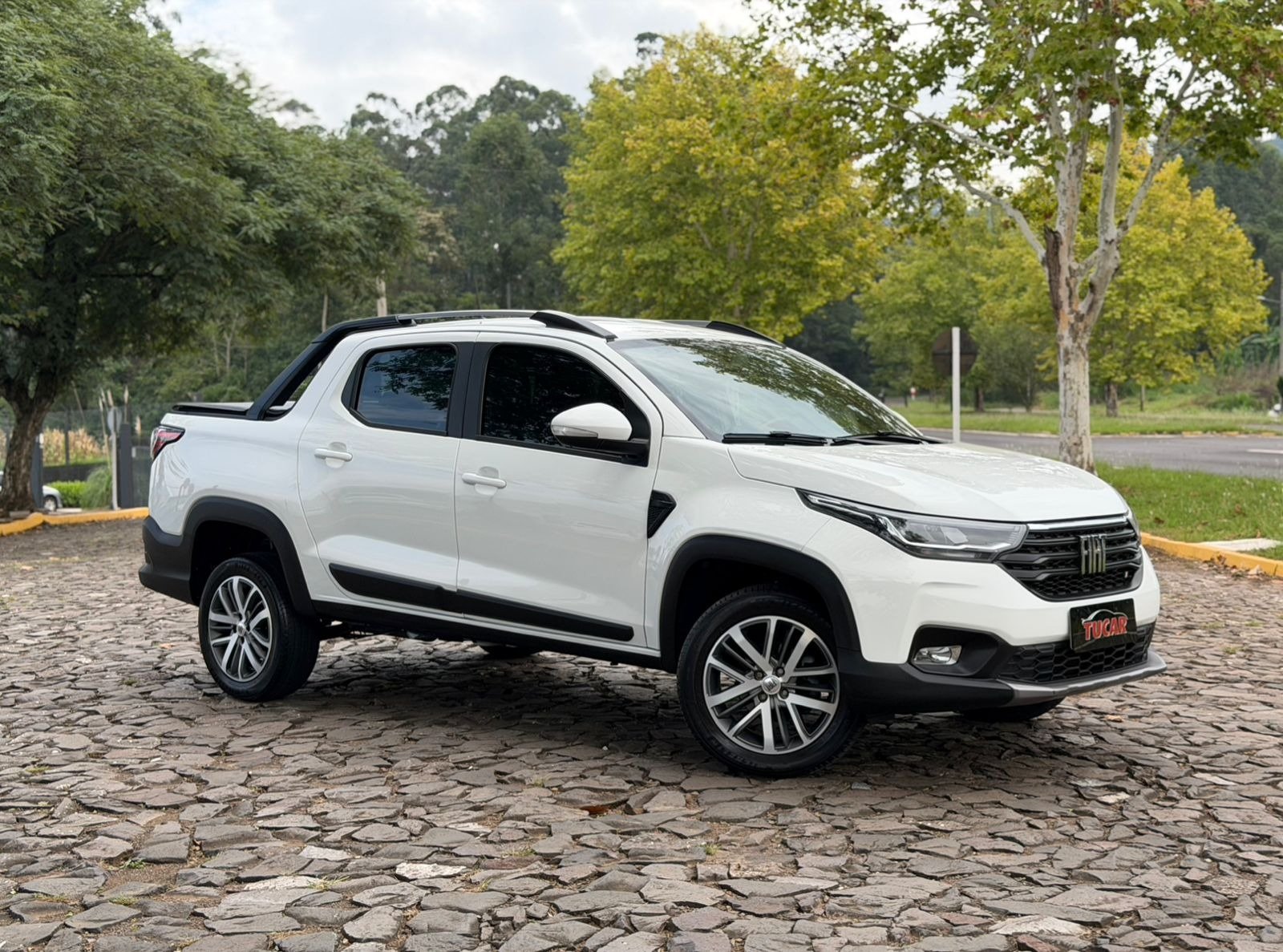 Fiat Strada Volcano 1.3 Flex 8V CD Aut. na cor Branco no Dois Irmãos / RS - 1005542
