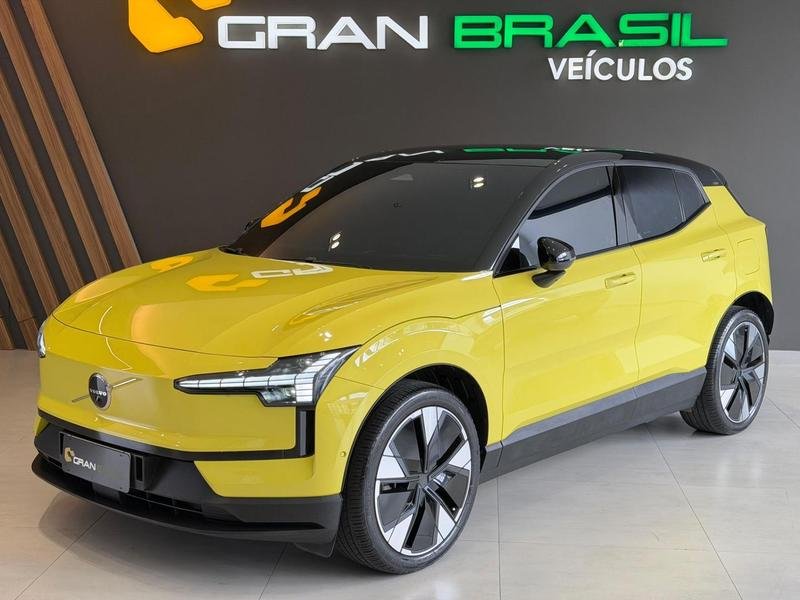 Volvo EX30 E60 Ultra (Elétrico) na cor Amarelo em Curitiba / PR - 1005547
