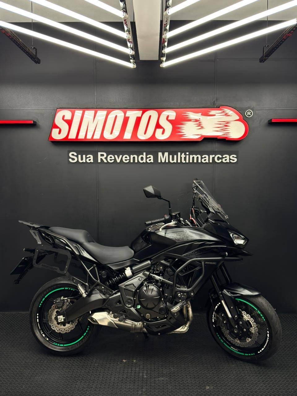 KAWASAKI Versys 650cc  na cor Preto em Florianópolis / SC - 1006870
