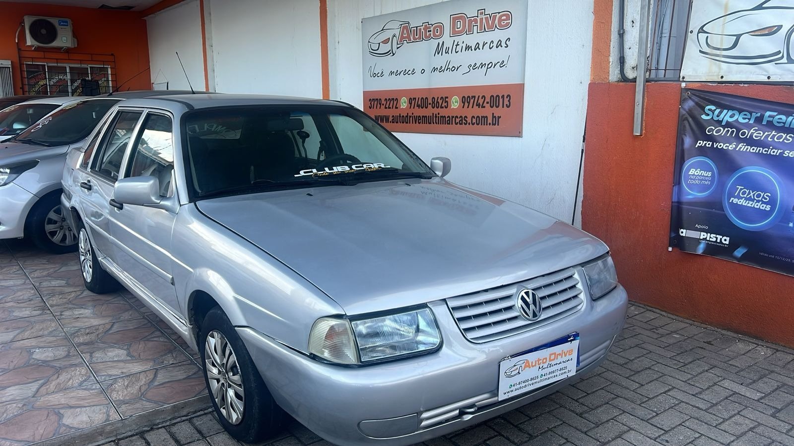 Volkswagen Santana 2.0 Mi 2p e 4p na cor Prata em Curitiba / PR - 1008460