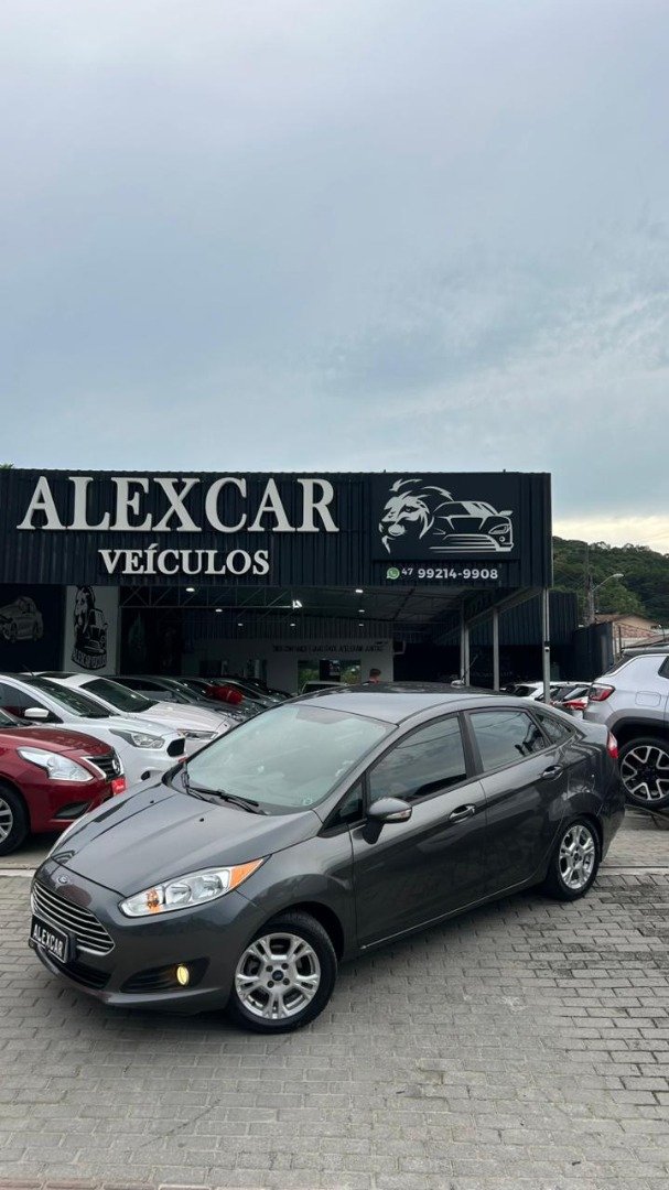 Ford Fiesta 1.6 8V Flex/Class 1.6 8V Flex 5p na cor Cinza em Joinville / SC - 1009600