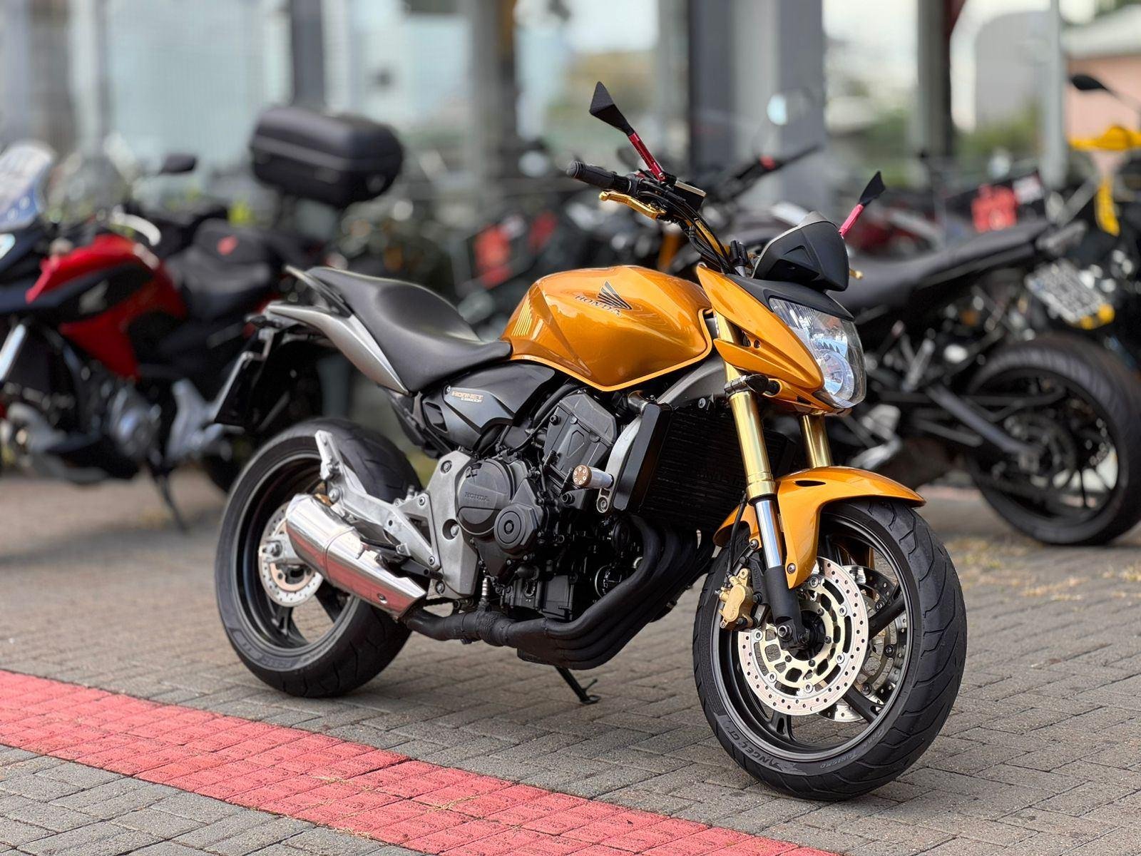 Honda CB 600F HORNET  na cor Amarelo em Xanxerê / SC - 1009701