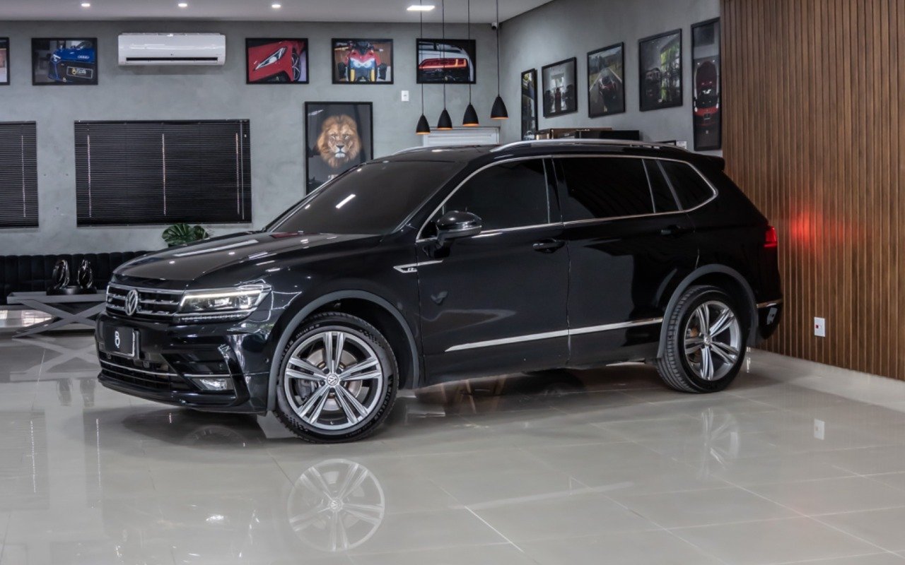 Volkswagen Tiguan Allspac R-Line 350 TSI 2.0 4x4 na cor Preto em Campinas / SP - 1010279