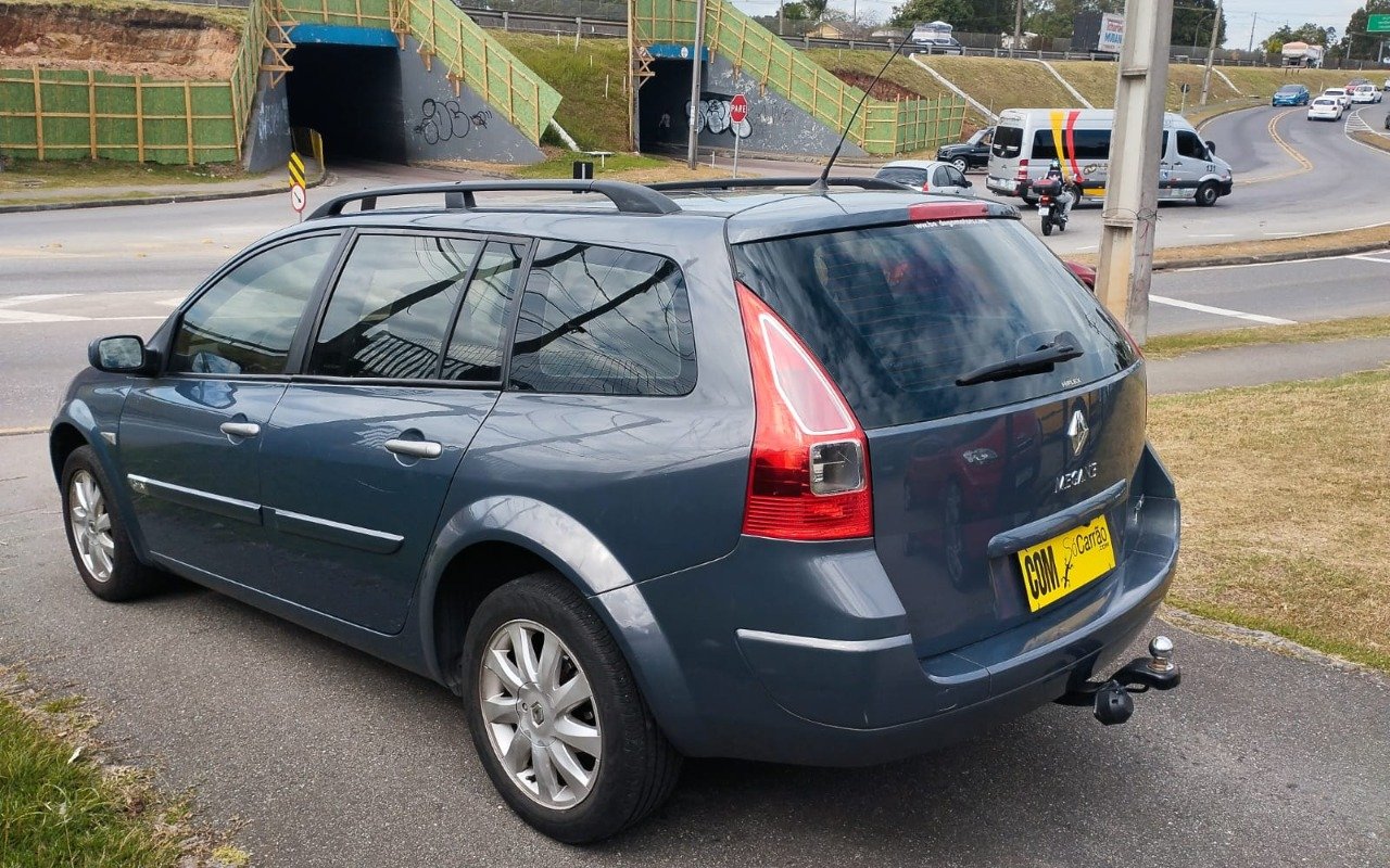 Renault Megane Grand Tour Dynam. Hi-Flex 1.6 16V na cor Cinza em Curitiba / PR - 1010353