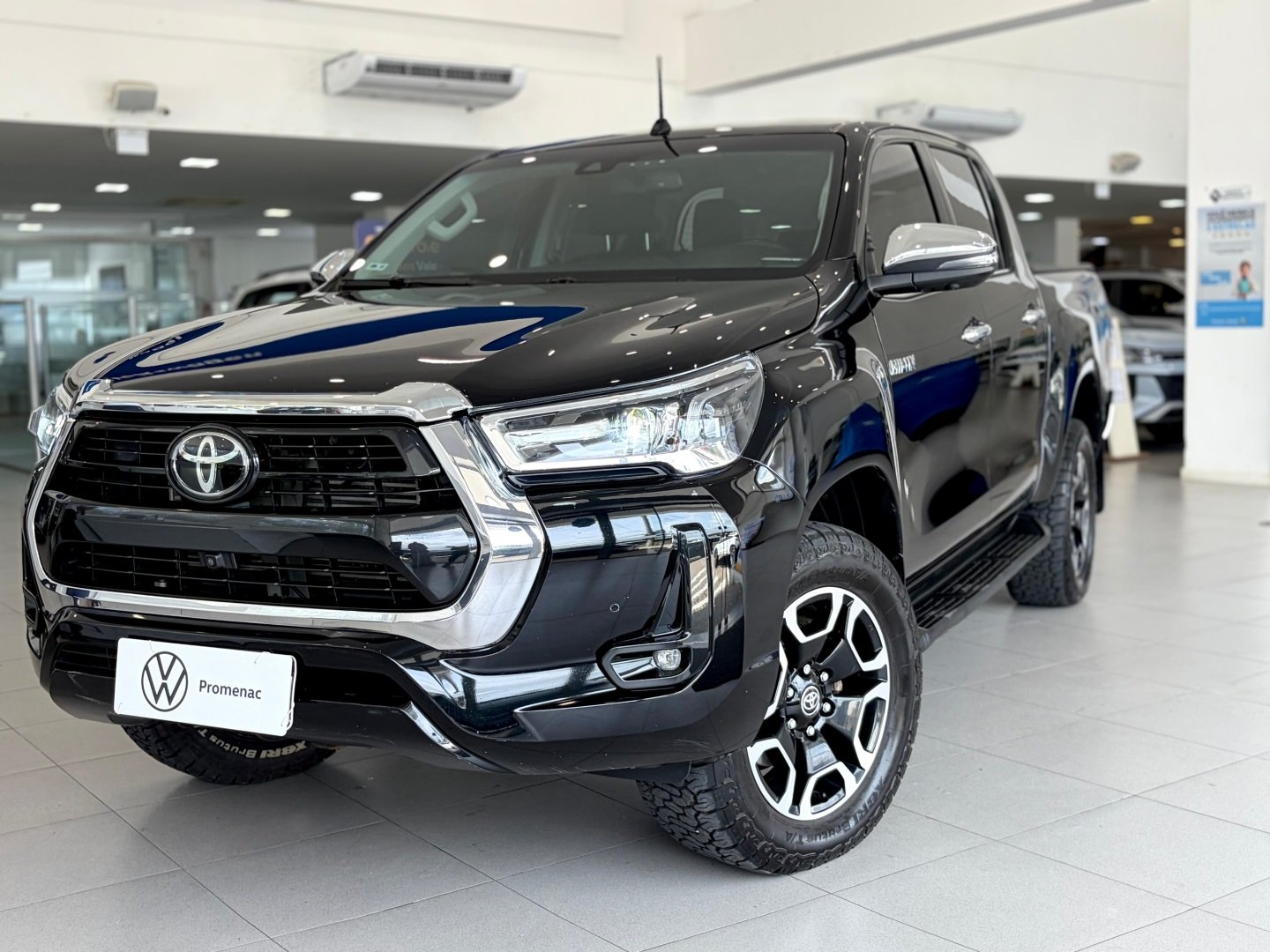 Toyota Hilux CD SR 4x4 2.8 TDI Diesel Aut. na cor Preto em Itajaí / SC - 1010382