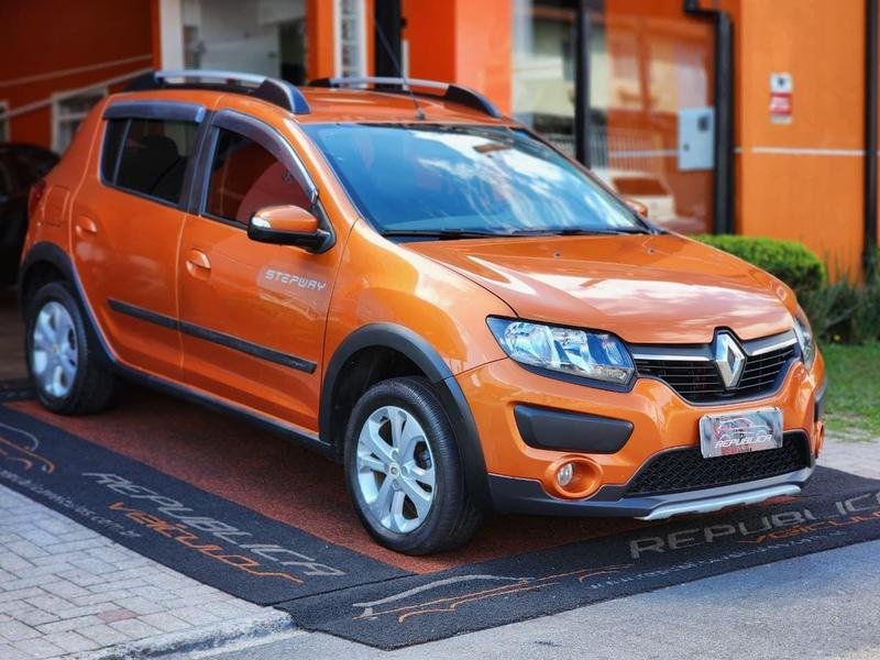 Renault Sandero STEPWAY Easy R Flex 1.6 16V 5p na cor Laranja em Curitiba / PR - 1010760
