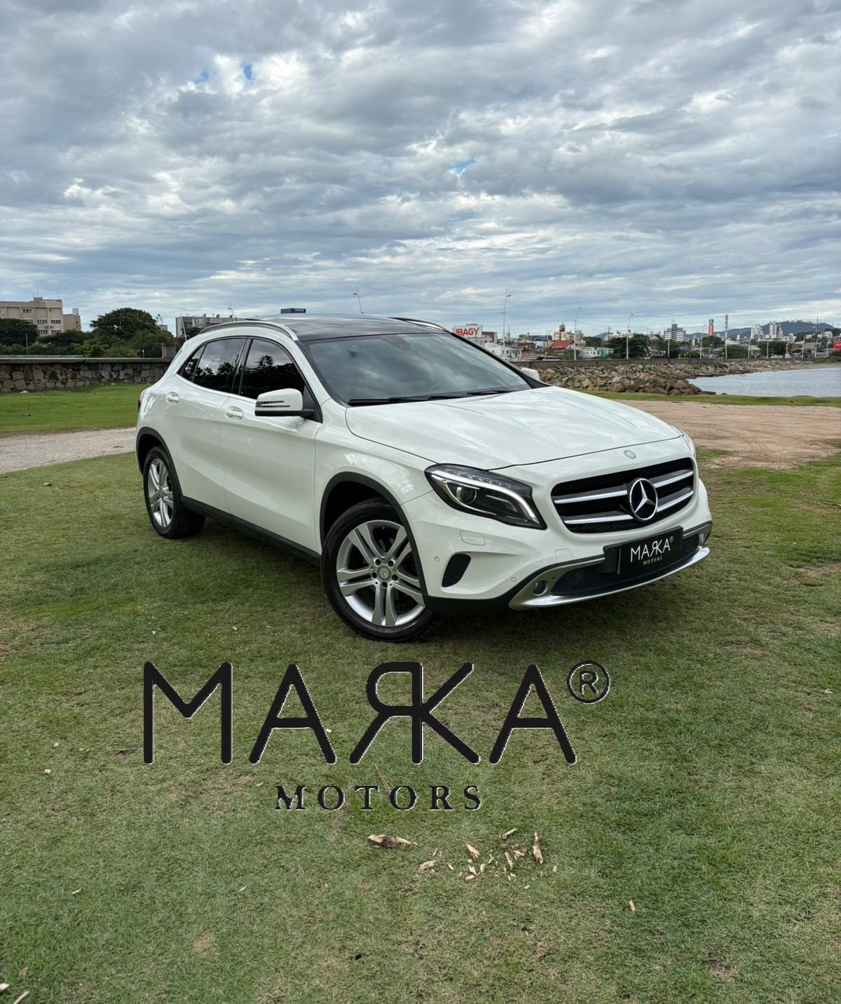 Mercedes-Benz GLA 200 Enduro 1.6 TB 16V Flex Aut. na cor Branco em São José / SC - 1010806