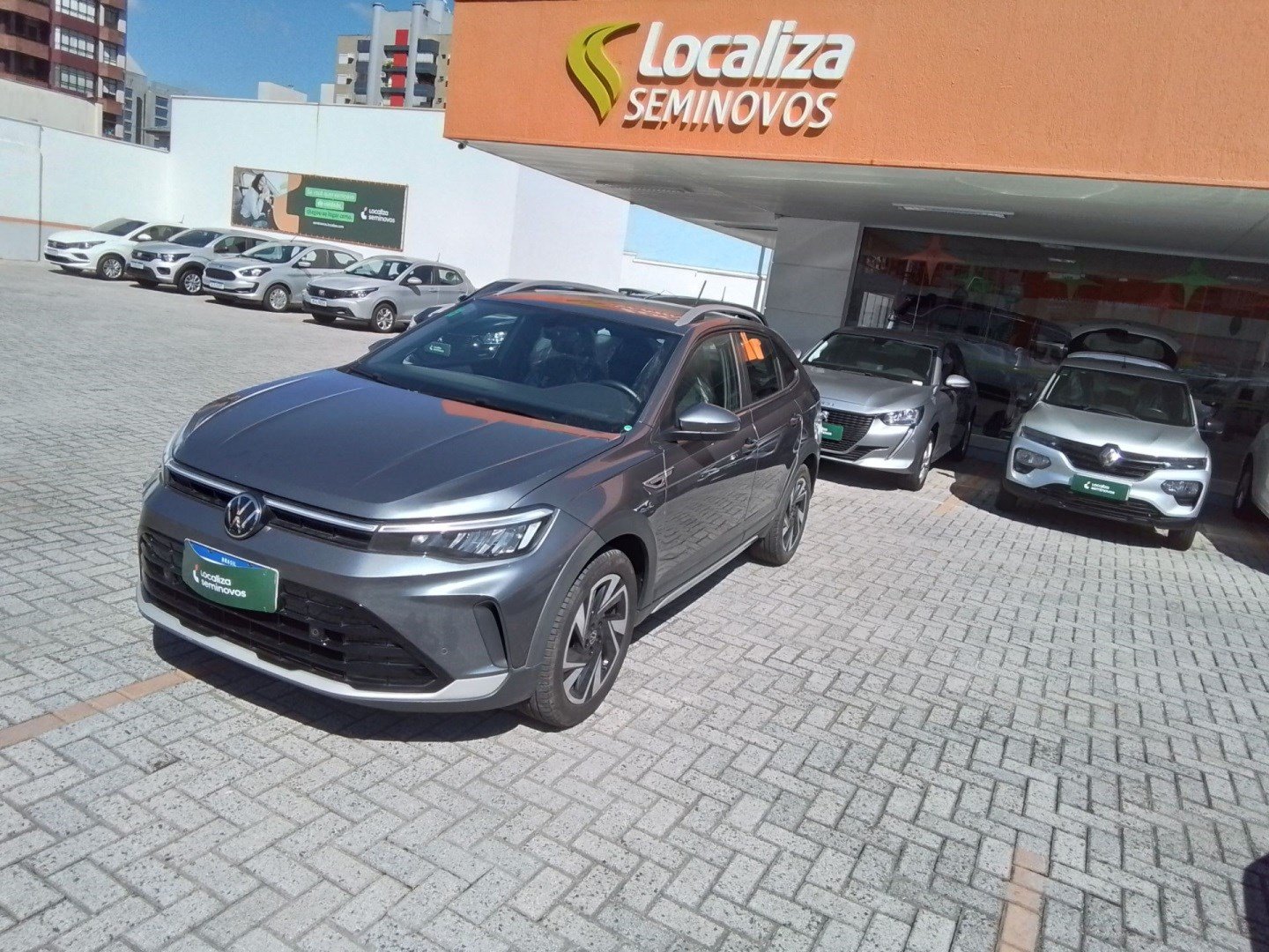 Volkswagen Nivus Highline 1.0 200 TSI Flex Aut. na cor Cinza em Blumenau / SC - 1011420