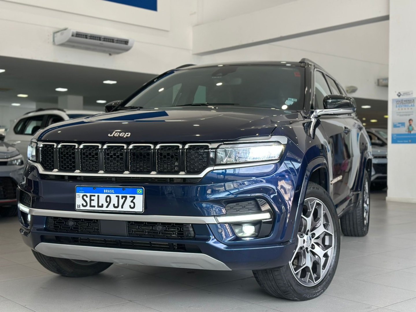 Jeep Commander Overl. TD380 2.0 4x4 Die. Aut. na cor Azul em Itajaí / SC - 1012761
