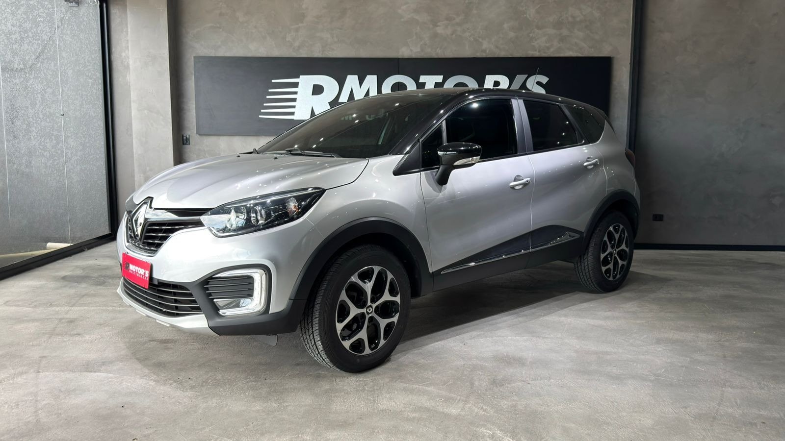 Renault Captur Intense 1.6 16V Flex 5p Aut. na cor Prata em Colombo / PR - 1013631