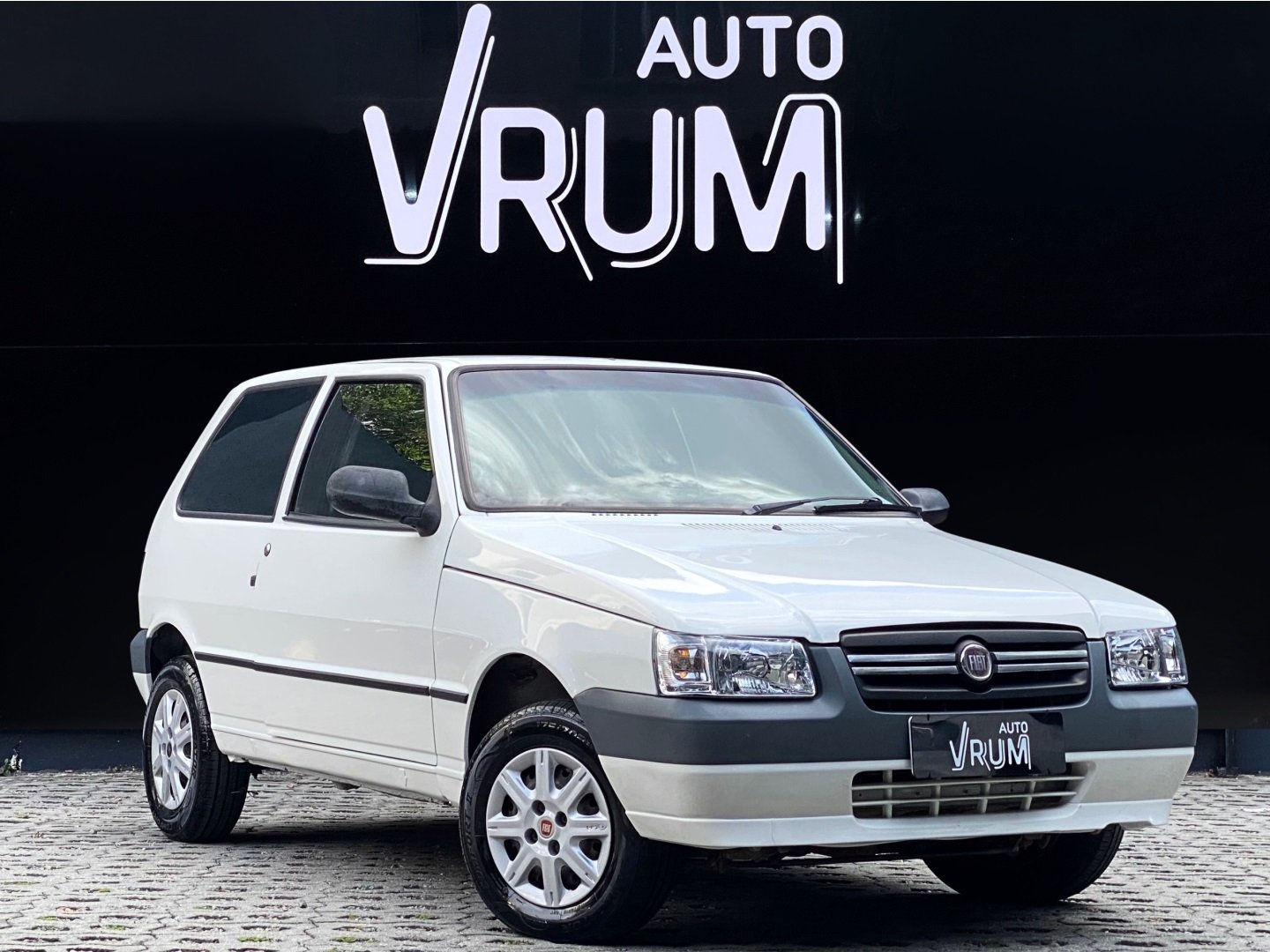 Fiat Uno Mille 1.0 Fire/ F.Flex/ ECONOMY 4p na cor Branco em Curitiba / PR - 1013713