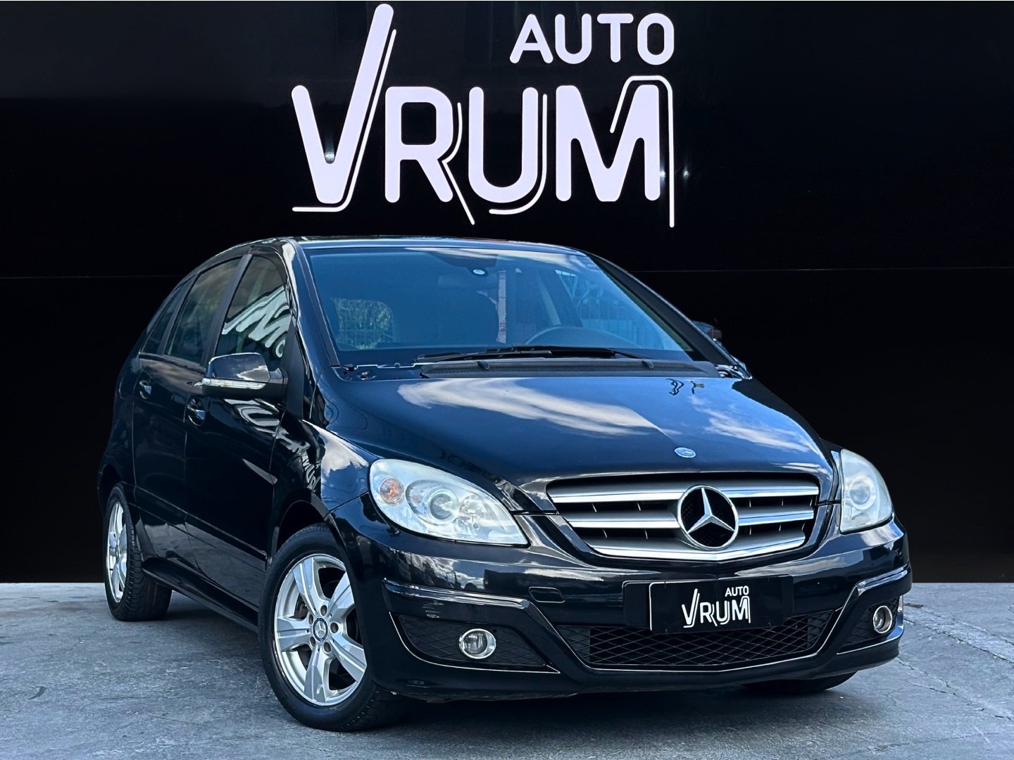 Mercedes-Benz Classe B 180 1.7 116cv Aut. na cor Preto em Curitiba / PR - 1013759
