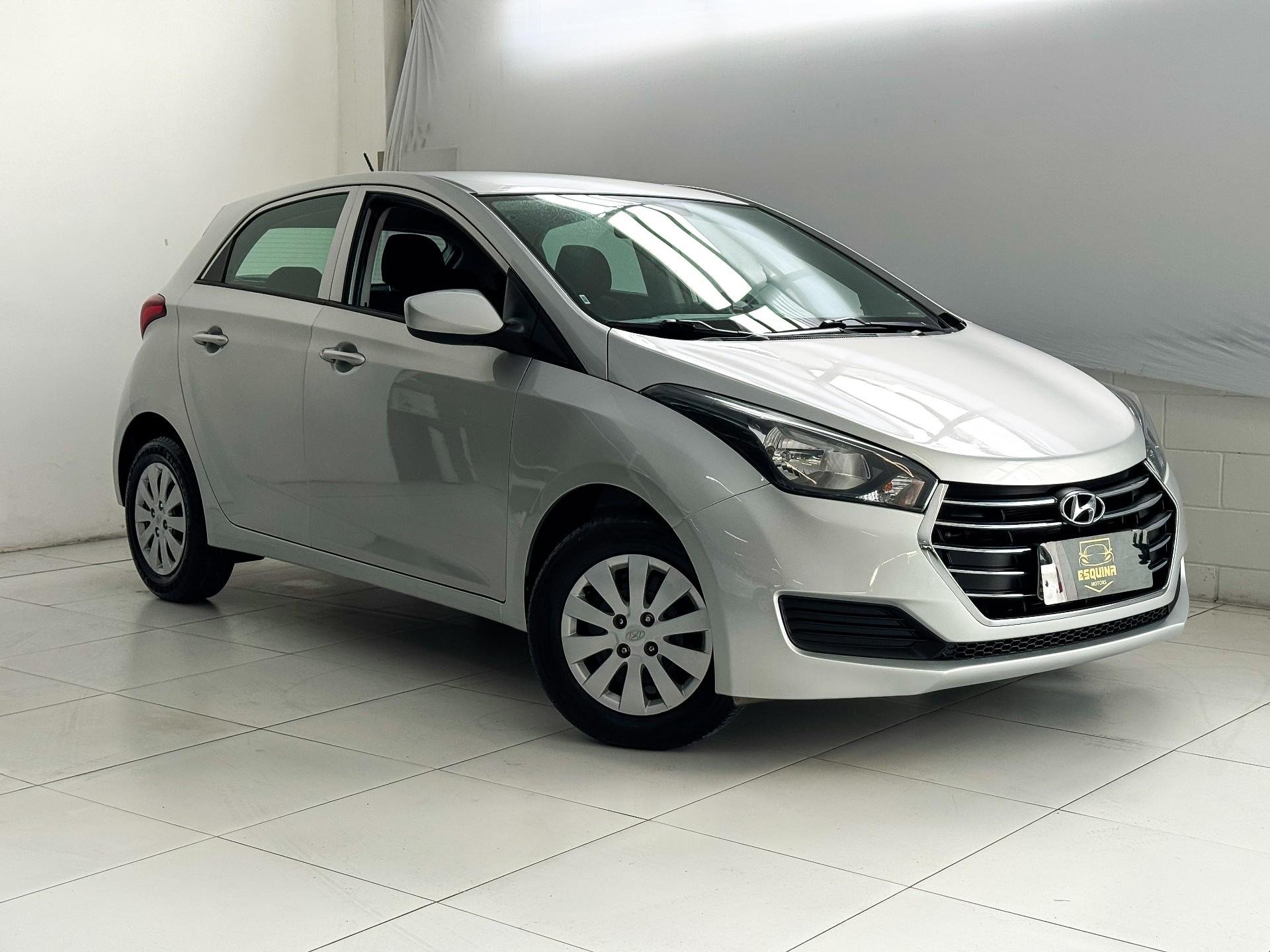 Hyundai HB20 Unique 1.0 Flex 12V Mec. na cor Prata em São José / SC - 1014881