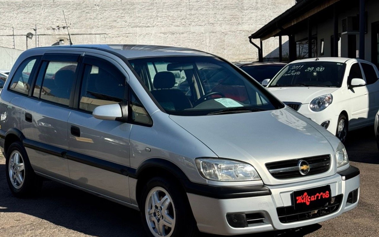 Chevrolet Zafira 2.0/ CD 2.0 16V MPFI 5p na cor Prata no Porto Alegre / RS - 1015147