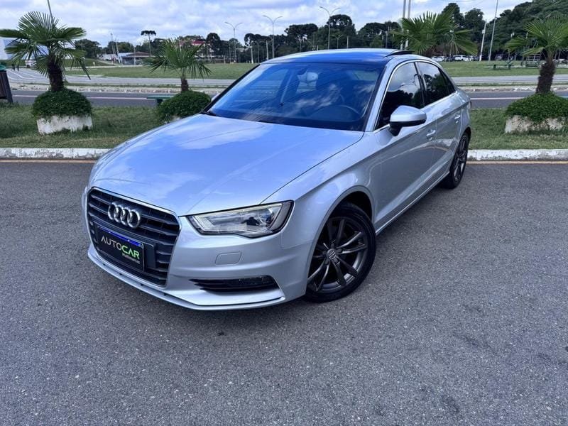 Audi A3 Sed.1.8/1.8 Ambit.16V TB FSI S-tronic na cor Cinza em Araucária / PR - 10154