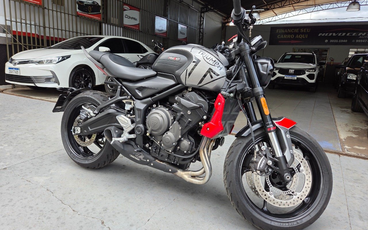 TRIUMPH TRIDENT 660  na cor Cinza em Maringá / PR - 1015445