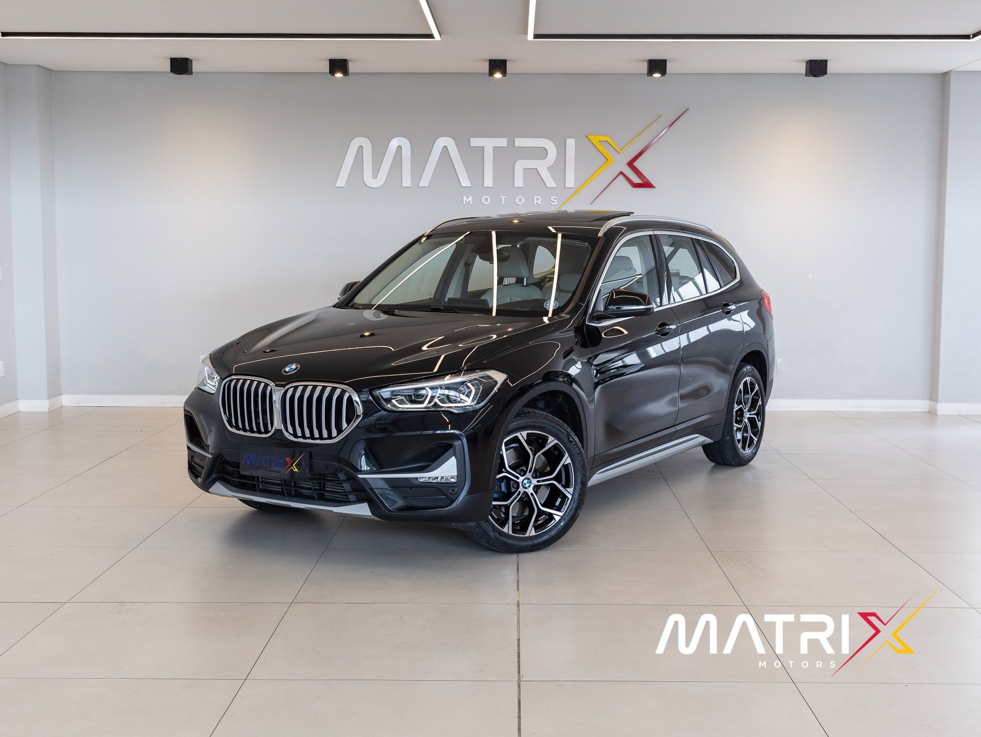 BMW X1 SDRIVE 20i 2.0/2.0 TB Acti.Flex Aut. na cor Preto em São José / SC - 1015474