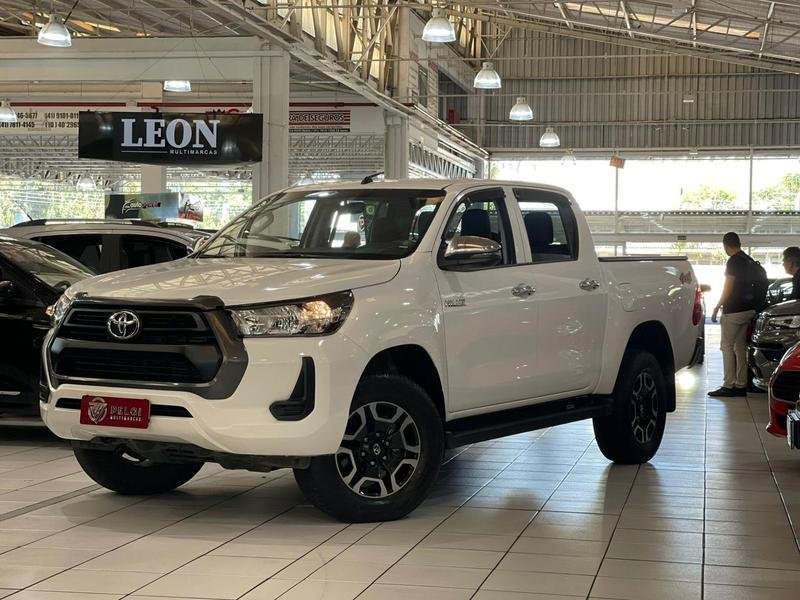 Toyota Hilux CD 4x4 2.8 Diesel Mec. na cor Branco em Curitiba / PR - 1015513
