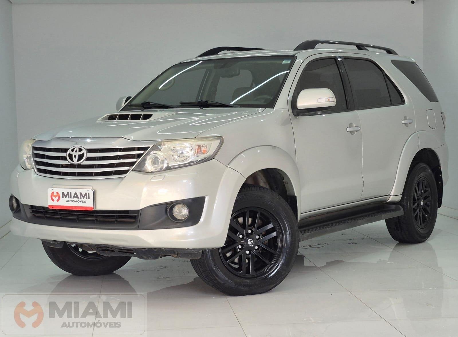 Toyota Hilux SW4 SRV 4x4 4.0 V6 24V Aut. na cor Prata em Brusque / SC - 1015541