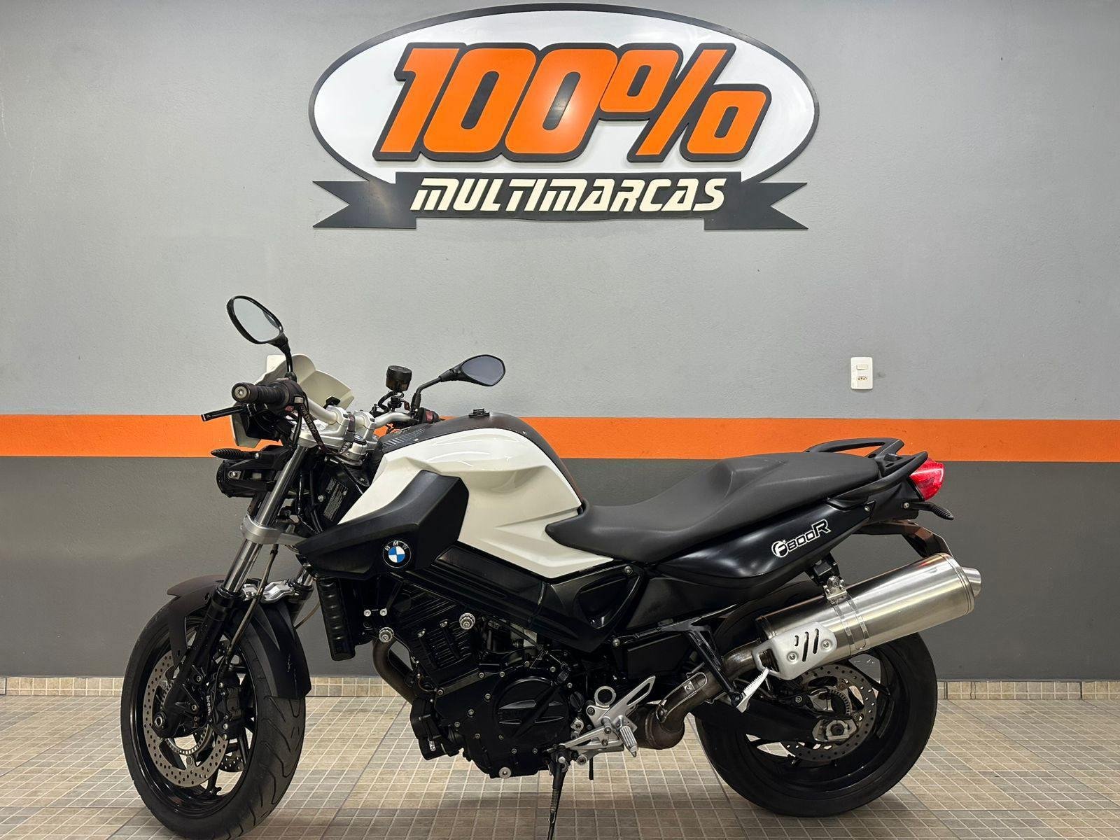 BMW F 800 R  na cor Branco em Joinville / SC - 1015706
