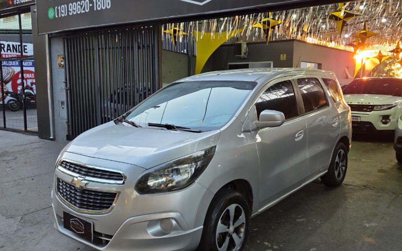 Chevrolet Spin LT 1.8 8V Econo.Flex 5p Mec. na cor Prata em Campinas / SP - 1015802