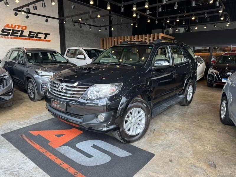 Toyota Hilux SW4 SRV D4-D 4x4 3.0 TDI Dies. Aut na cor Preto em Londrina / PR - 1016098