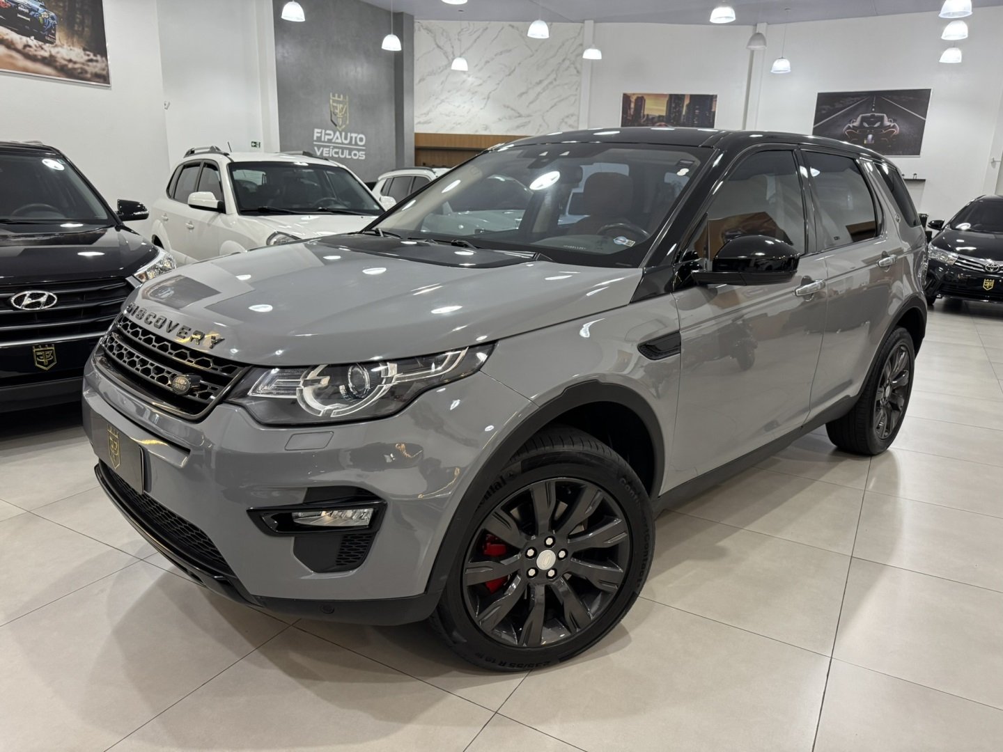 Land Rover Discovery Sport HSE L. 2.2 4x4 Die. Aut. na cor Cinza em Maringá / PR - 1020485