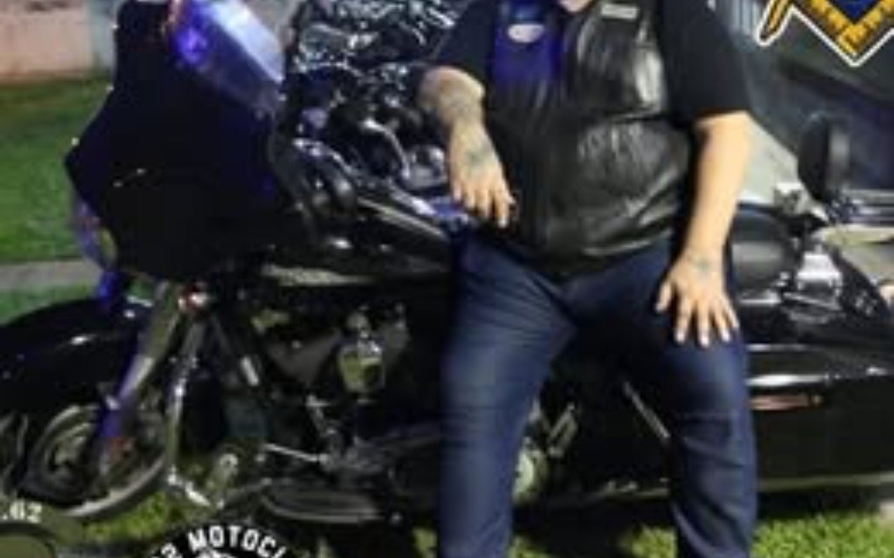 HARLEY-DAVIDSON STREET GLIDE FLHX  na cor Preto em Joinville / SC - 1021713