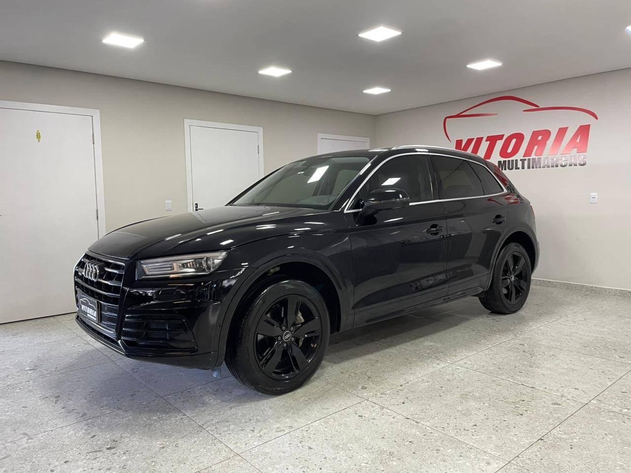 Audi Q5 2.0 16V TFSI 225cv Quattro Tiptronic na cor Preto em Joinville / SC - 1022168