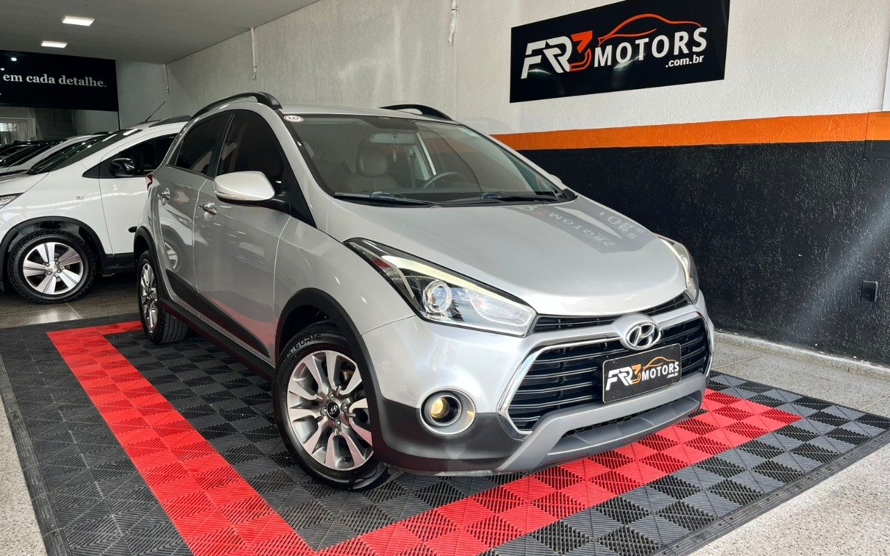 Hyundai HB20S Premium 1.6 Flex 16V Aut. 4p na cor Prata no Gravataí / RS - 1022363