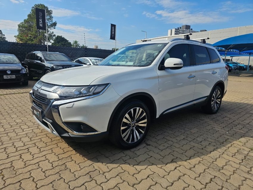 Mitsubishi OUTLANDER HPE-S 2.2 Diesel 4x4 Aut. na cor Branco no Porto Alegre / RS - 1022596