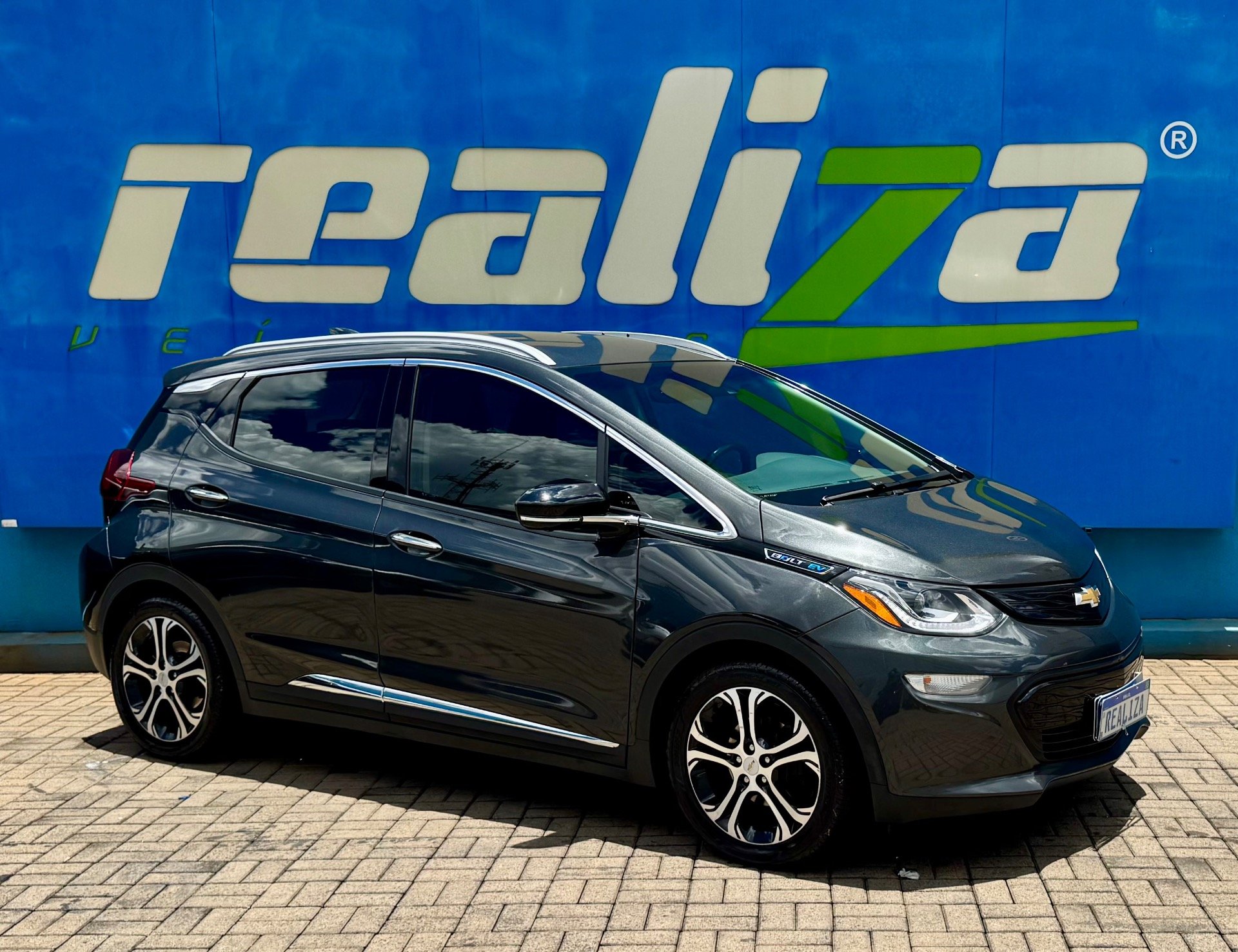 Chevrolet Bolt EV Premier 203cv (Elétrico) na cor Cinza em Guarapuava / PR - 1022882