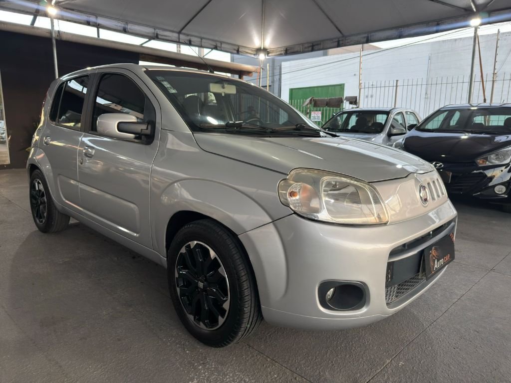 Fiat Uno VIVACE Celeb. 1.0 EVO F. Flex 8V 3p na cor Prata em Palhoça / SC - 1023047