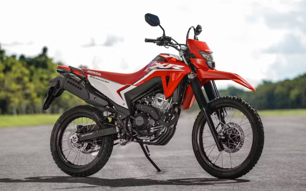 Honda XR 300L TORNADO FLEX  na cor Vermelho em Curitiba / PR - 1025195