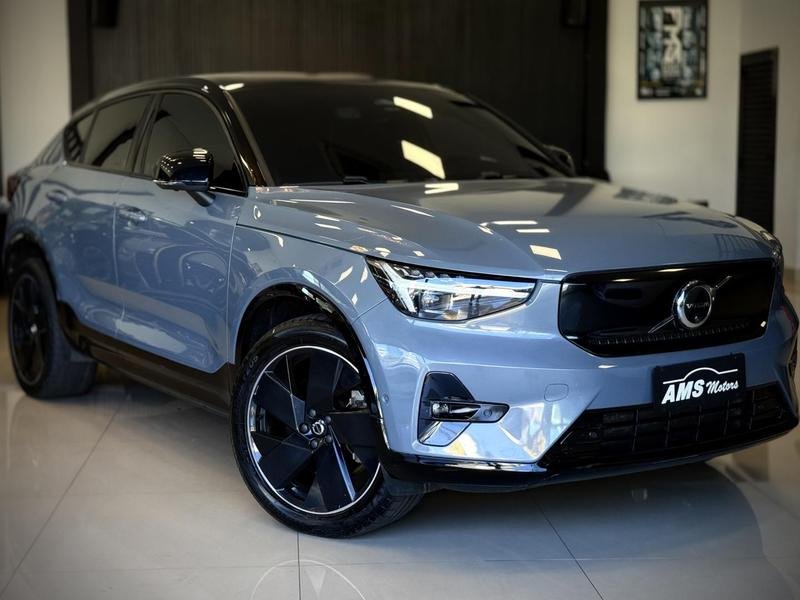 Volvo C40 Pure (Elétrico) na cor Cinza em Curitiba / PR - 1025704