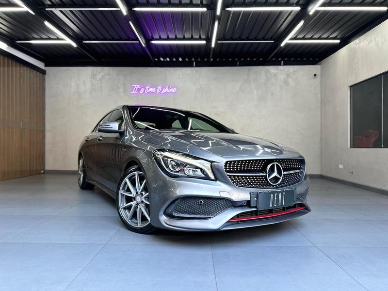 Mercedes-Benz CLA-250 Sport 4MATIC 2.0 16V 211cv Aut. na cor Cinza em Curitiba / PR - 1027883