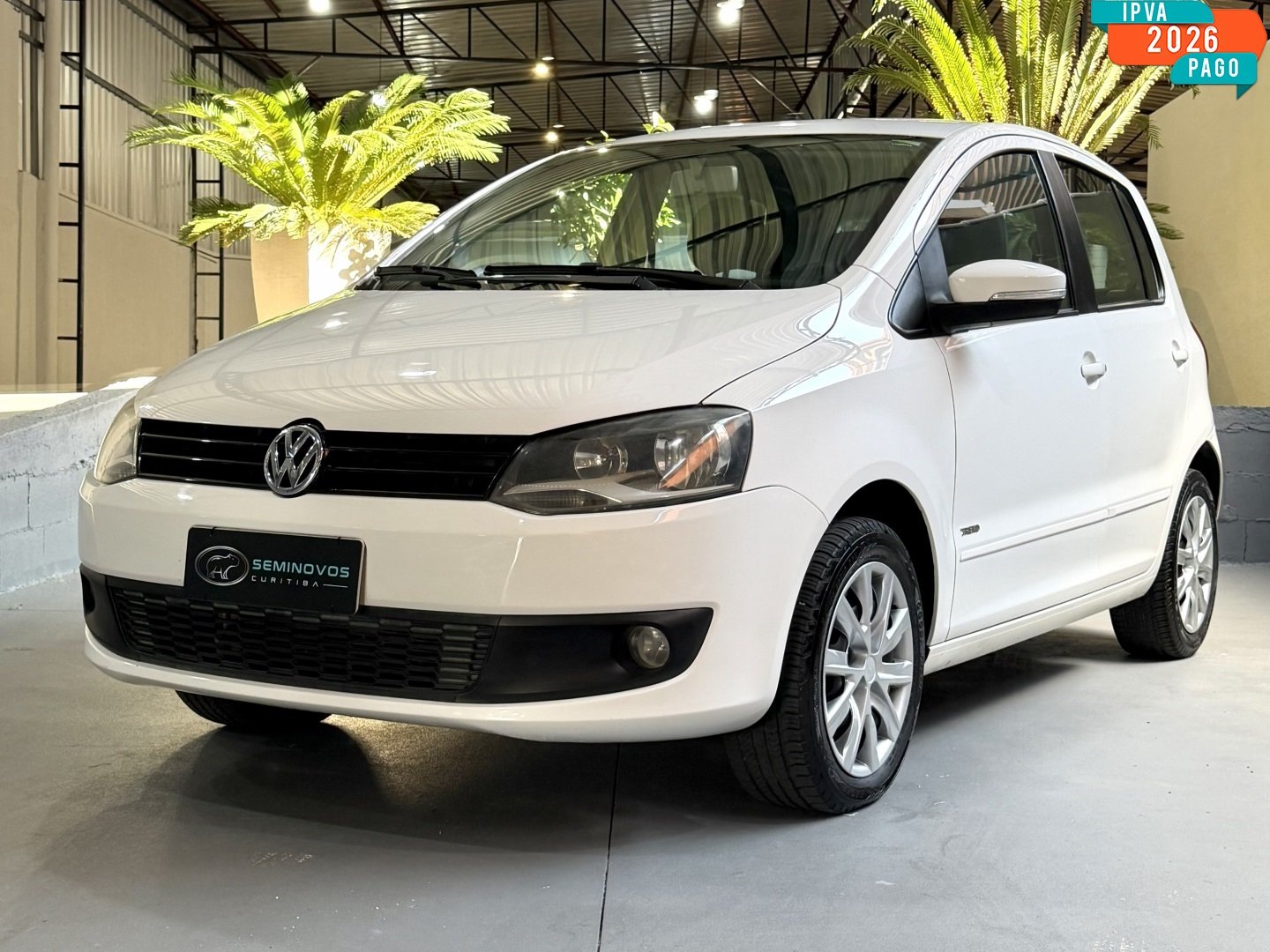 Volkswagen Fox City 1.0 Mi/ 1.0Mi Total Flex 8V 5p na cor Branco em Curitiba / PR - 1028183