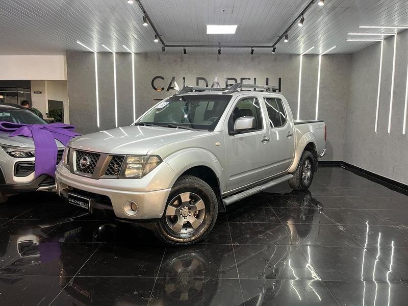 Nissan Frontier LE ATTACK CD 4x4 2.5 TB Die.Aut na cor Prata em Londrina / PR - 1028392