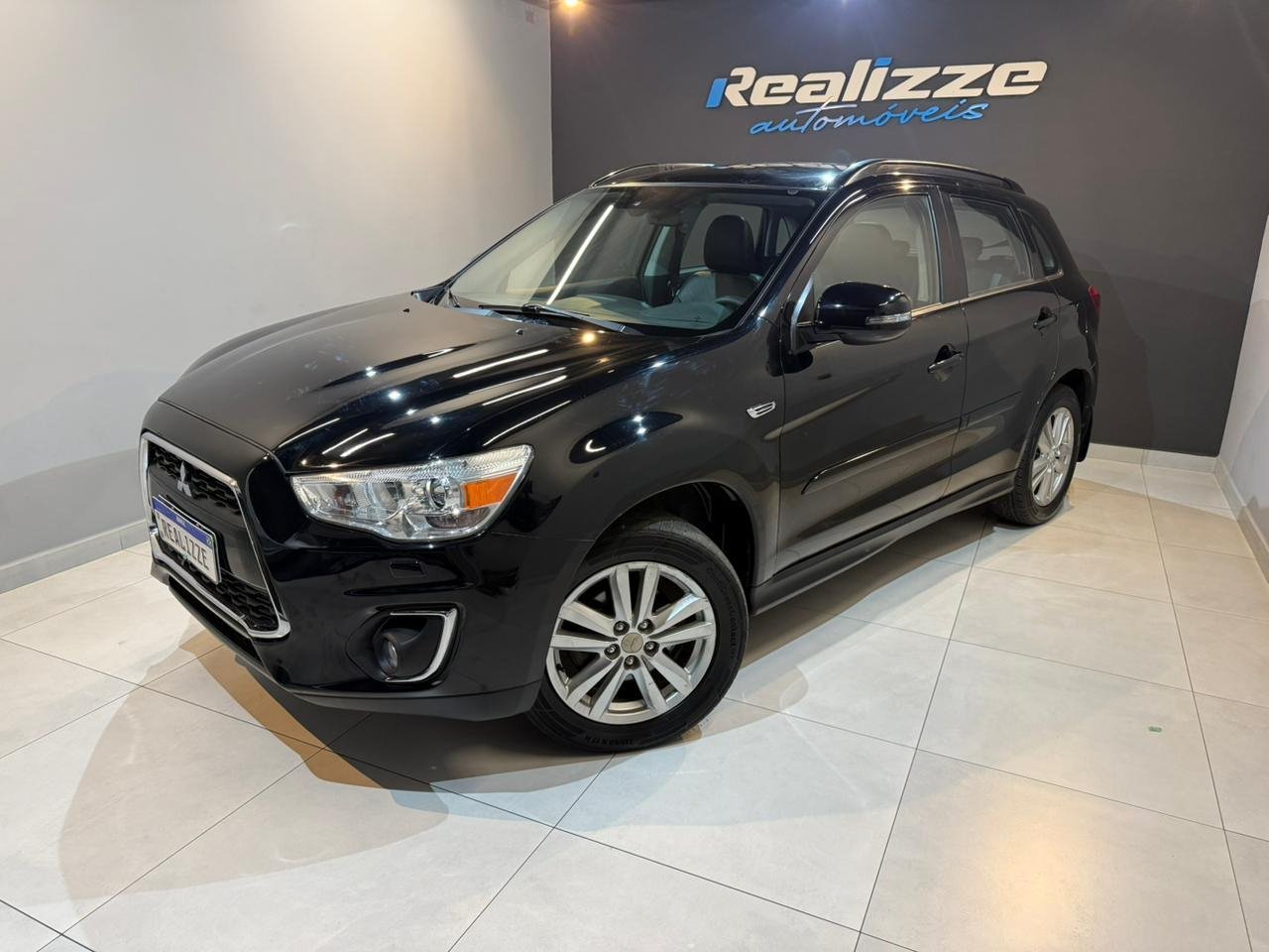 Mitsubishi ASX OUTDOOR 2.0 4X4 16V 160 cv Mec. na cor Preto em Joinville / SC - 1028634