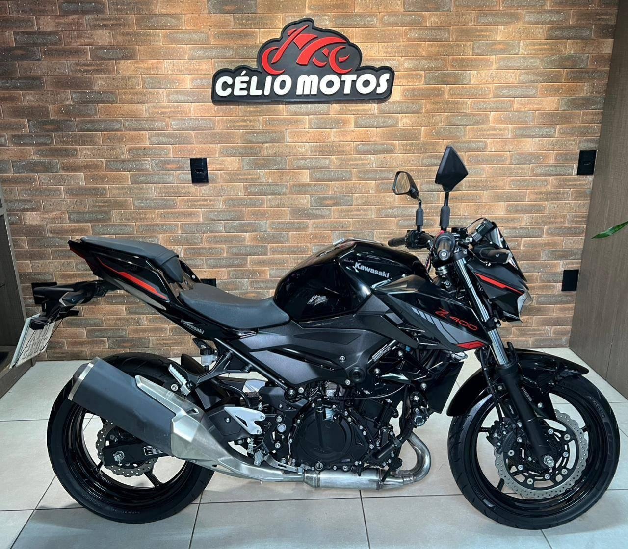 KAWASAKI Z 400  na cor Preto em Palhoça / SC - 1028653